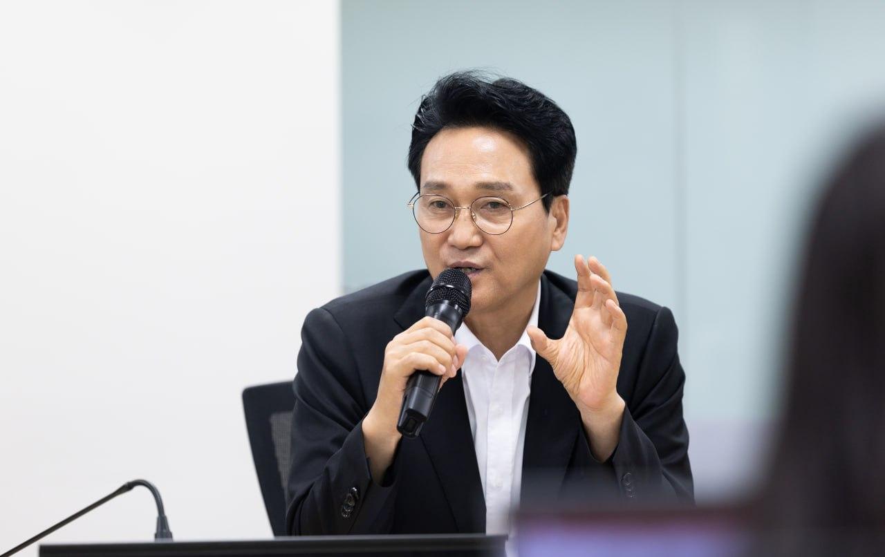 -안민석 경기도교육감이 제1차 추진단 전체 회의에서 발언을 하고 있다. (사진 = 경기도교육청)