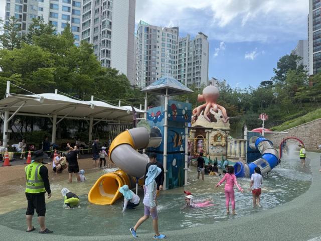 [NSP NEWS Image]용인시, 15일부터 12개 공원 물놀이장 일제 개장…여름철 도심 피서지 가동