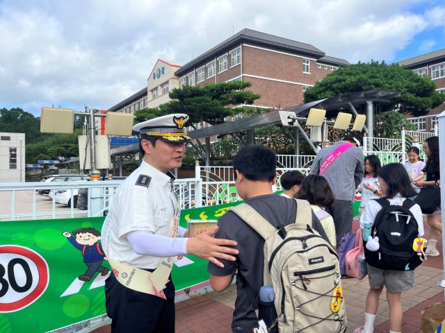 [NSP NEWS Image]포항남부경찰서, ‘아이먼저’ 교통안전 캠페인 전개