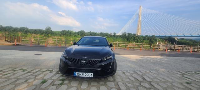 [NSP NEWS Image][타보니]푸조 408 스마트 하이브리드 GT, 스포츠카 같은 SUV·실제 연비 아쉬워