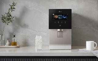 [NSP NEWS Image][써볼까]LG 퓨리케어 AI 냉동얼음정수기…말로 물·얼음 받는다