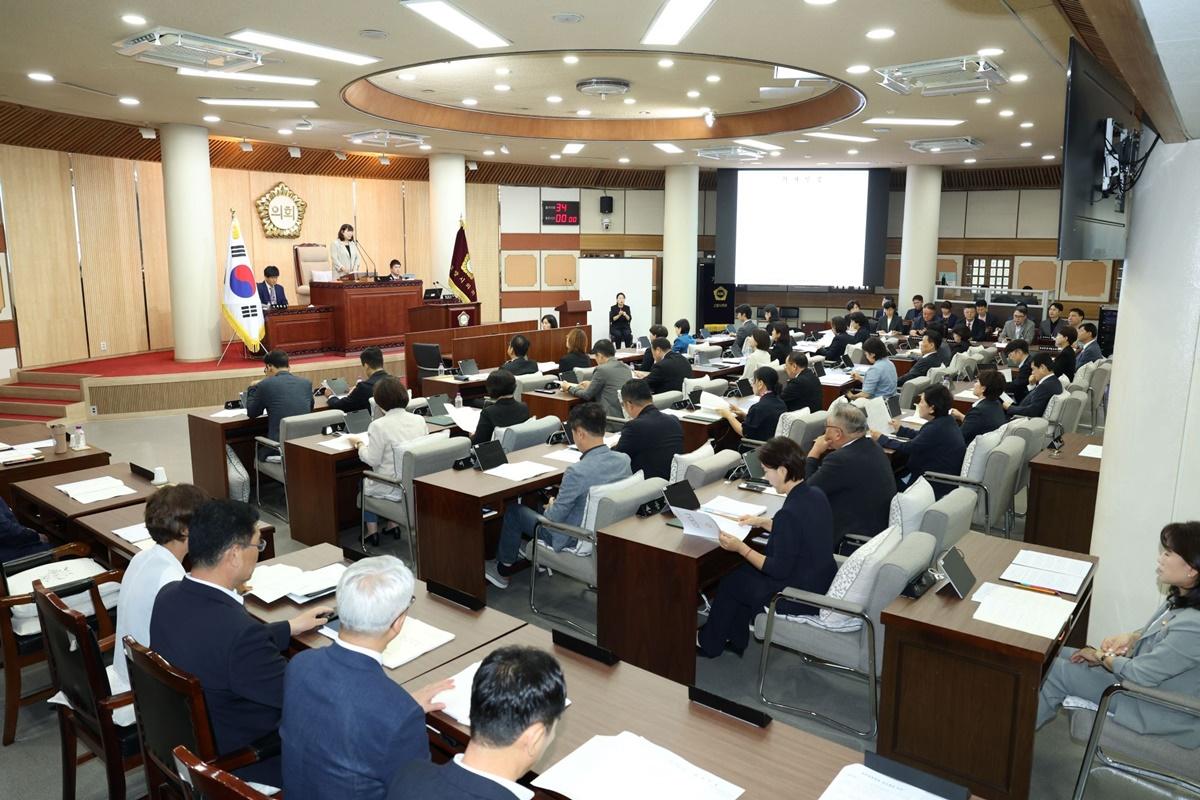 -고양시의회 제306회 임시회 개회 모습 (사진 = 고양시의회)