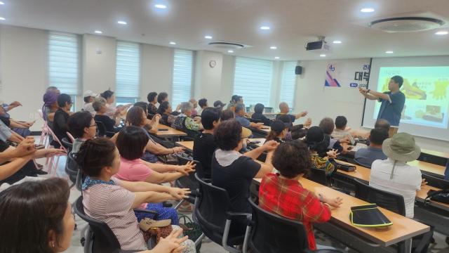 [NSP NEWS Image]안산시, 대부도 주민 맞춤형 건강강좌 개최…응급 처치·폭염 대응 집중