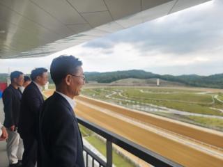 [NSP NEWS Image]김병삼 영천시장, 영천경마공원 방문...관계자 격려