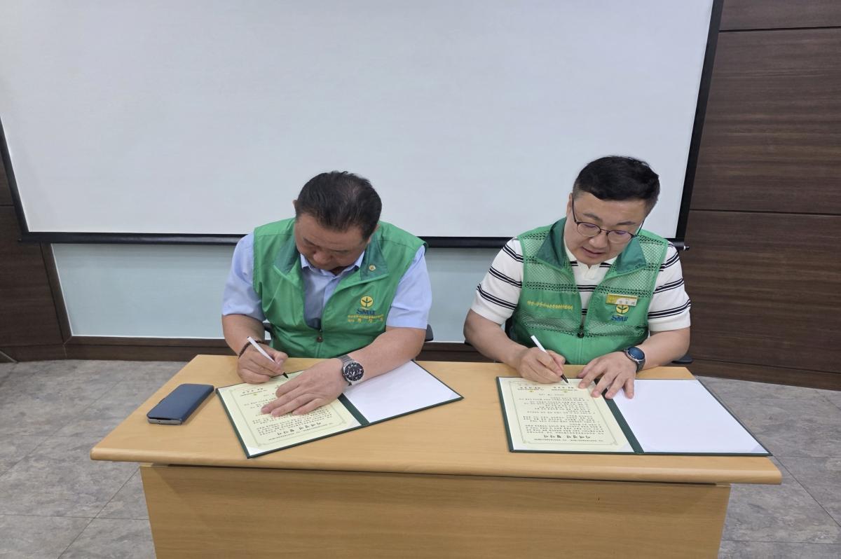 -직장·공장새마을운동문경시협의회는 지난 19일 경북 청도군 일원에서 직장·공장새마을운동청도군협의회와 함께