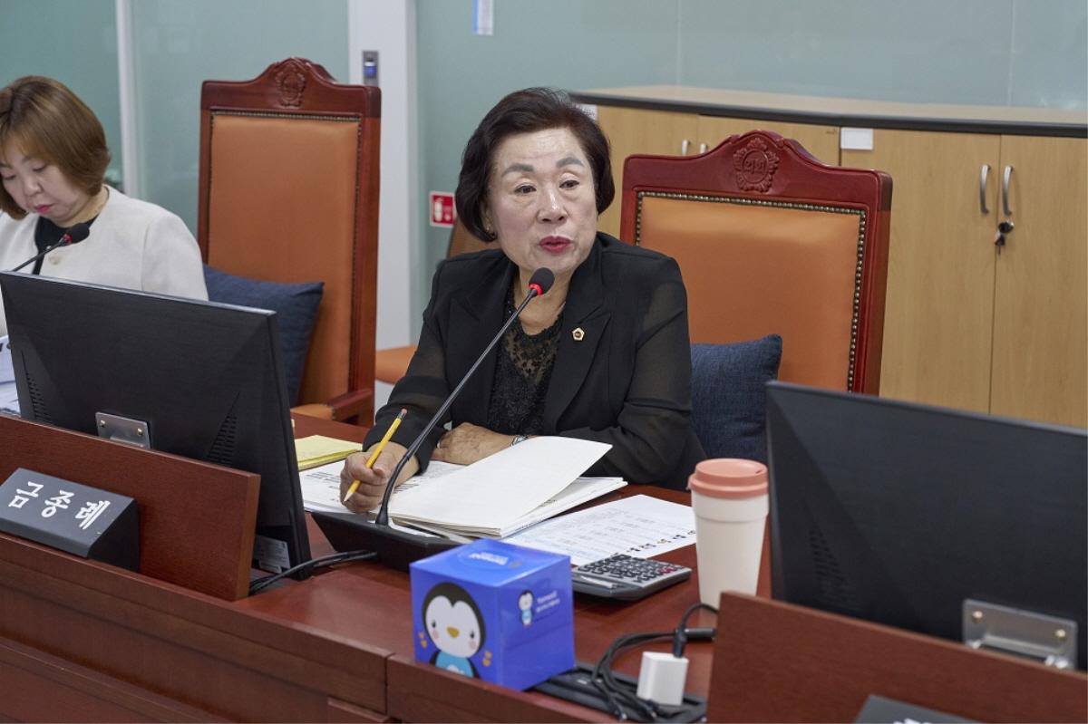 -금종례 경기도의원이 의회에서 발언하는 모습. (사진 = 경기도의회)
