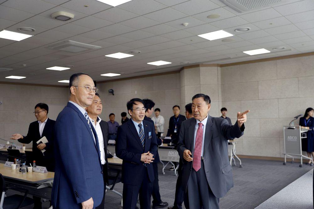 -이번 협약은 한국철도공사 경북본부의 철도 네트워크와 안동의 관광․축제․마이스 콘텐츠를 연계해 철도 이용객의 안동 방문을 확대하고 이동 편의 증진과 체류형 관광 활성화를 위한 협력체