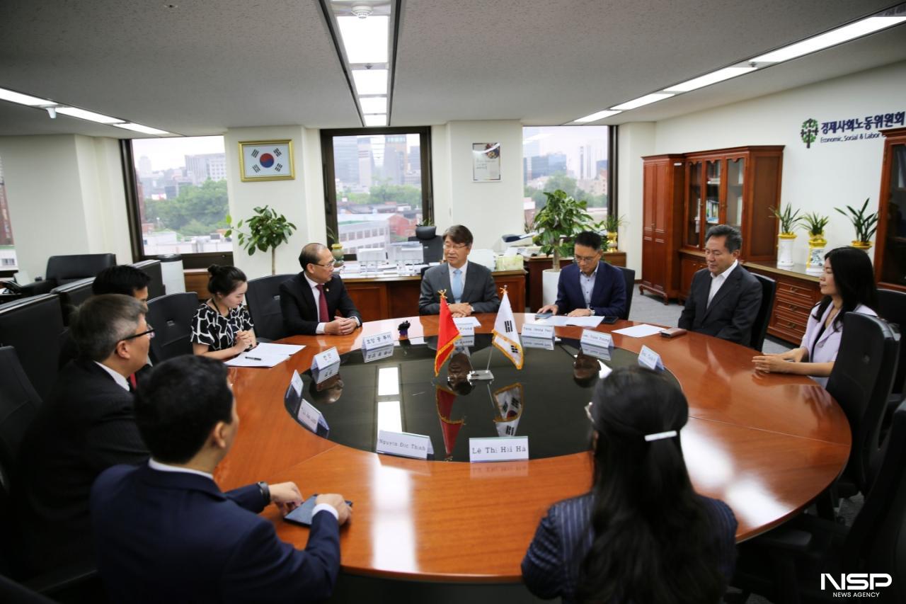 -경제사회노동위원회와 간담회 모습. (사진 = 서국현 기자)