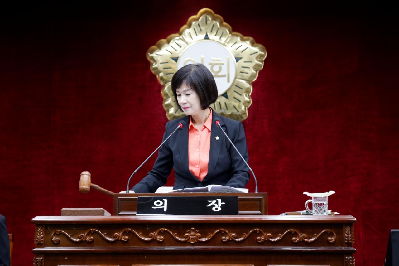 -서울 강서구의회가 지난 22일 10일 동안 진행됐던 제322회 임시회 일정을 모두 마쳤다. 사진은 강선영 강서구의회 의장 (사진 = 강서구의회)