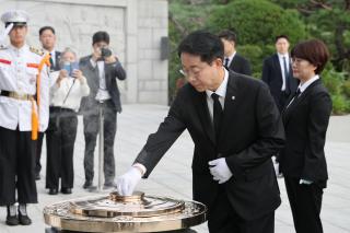 (NSP NEWS Image)조정식 국회의장, 국회의장단 등과 함께 국립서울현충원 참배