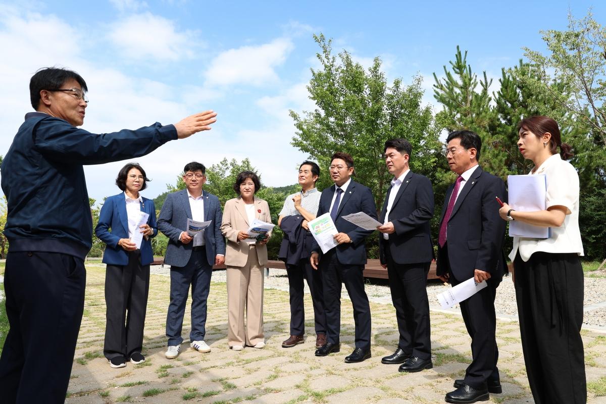 -여수시의회 환경복지위원회가 여수시육아종합지원센터, 여수굴전여가캠핑장, 여수세계섬박람회장을 방문해 운영 현황을 점검했다. (사진 = 여수시의회)