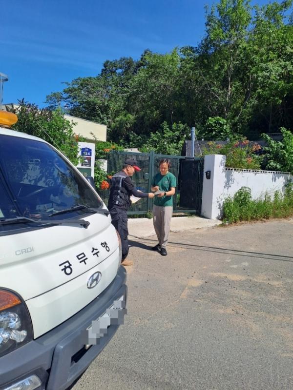 -포항시는 오는 8월 31일까지 산불진화 차량을 활용한 농업인 온열질환 예방 현장 예찰을 확대 운영한다. (사진 = 포항시)