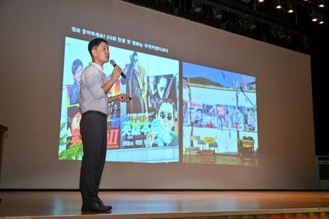 -영주시는 친절이 시민 신뢰와 직결되는 행정서비스의 핵심 가치인 만큼 이번 교육을 통해 공무원들의 친절 의식을 높이고 시민 중심의 행정서비스를 실천하는 공직문화를 조성해 나갈 계획이