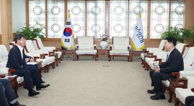 -포항시는 지난 28일 시청 대외협력실에서 한국농어촌공사 포항·울릉지사와 가뭄 대응 협력방안을 논의했다. (사진 = 포항시)