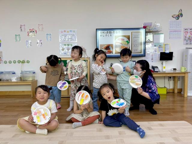 -문화의 차이를 이해로 잇다, 안동시 찾아가는 다문화 이해교육 ‘레인보우징검다리’ 운영, 4월부터 11월까지 유치원․학교․공공기관 방문 교육, 결혼이민여성 강사가 자신의 문화와 경험