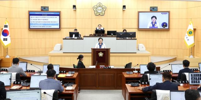 -여수시의회가 박성미 의원이 발의한 전남광주통합특별시 동부권 균형발전 촉구 건의안을 채택했다. (사진 = 여수시의회)