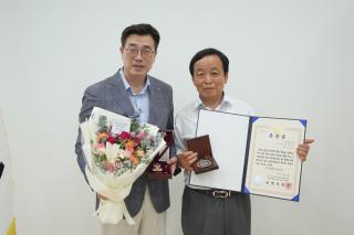 (NSP NEWS Image)평택시, 6·25전쟁 참전용사 故 정태옥 님 유족에 무공훈장 전수