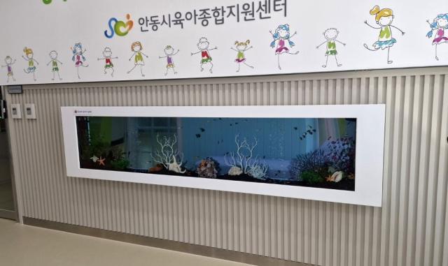 -공사가 마무리된 놀이체험실과 장난감도서관은 당초 계획보다 앞당겨 문을 열고 시설과 놀이환경을 정비해 영유아는 더욱 안전하고 쾌적하게 놀고 보호자는 안심하고 이용할 수 있도록 했다.