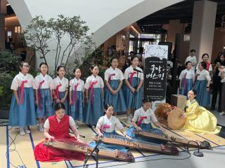 (NSP NEWS Image)의왕시청소년수련관, 롯데아울렛서 청소년국악예술단 ‘국악버스킹’ 성료