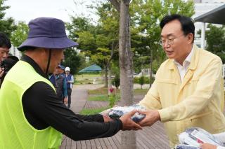 (NSP NEWS Image)나주시, 현장 근로자에 폭염 대응 ‘냉풍조끼’ 지급