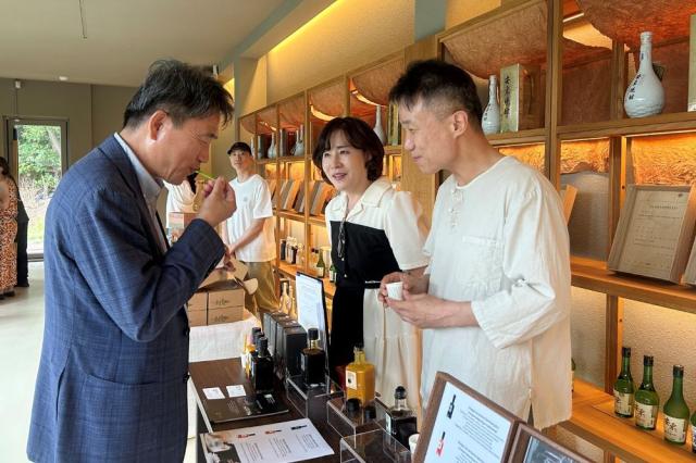 -이번 프로그램은 지역 농산물을 활용한 우수 식품을 발굴하고 유럽시장 진출 가능성을 모색하기 위해 마련됐으며 제품 소개를 넘어 생산 현장과 지역의 사람·문화를 함께 경험하는 체류·체