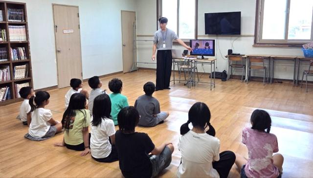 나주시가 반남나누미지역아동센터에서 아동·청소년을 대상으로 '아동복지시설 마음건강 프로그램'을 운영하고 있다. (사진 = 나주시)