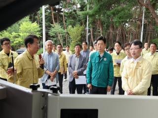 (NSP NEWS Image)포항시, 소나무재선충병 확산 차단 총력...산림청장과 항공방제 현장 합동 점검