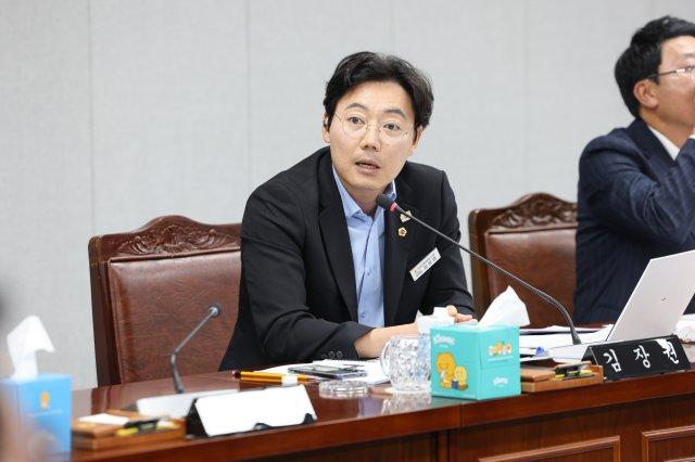 전남광주통합특별시의회 김장권 의원 질의 하고 있다 (사진 = 전남광주통합특별시의회)