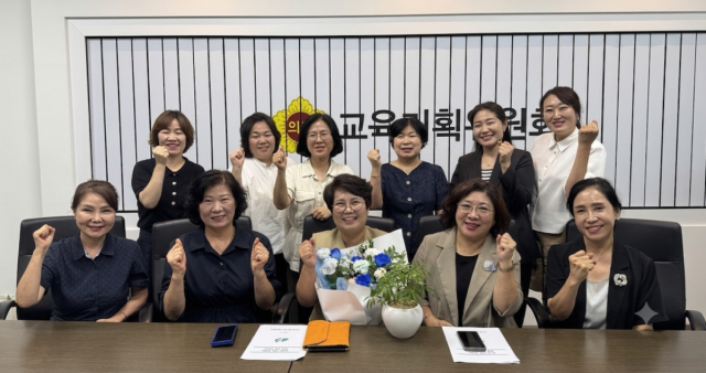 김경옥 경기도의원이 경기도어린이집연합회 관계자들과 간담회 개최 후 기념촬영을 하고 있다. (사진 = 김경옥 의원실)
