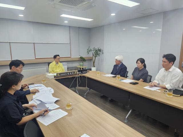 민경선 고양시장이 명성 파업 위기와 관련해 회의를 주재하고 있다. (사진 = 고양시)