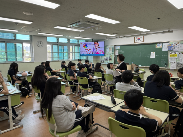 상반기에 진행한 ‘휴먼북 멘토링’ 운영 모습. (사진 = 용인특례시)