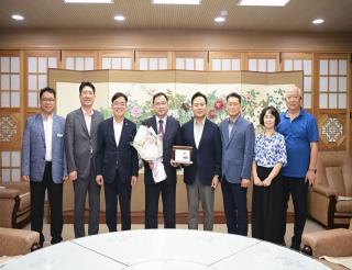 (NSP NEWS Image)문경시, 민선9기 1호 홍보대사로 박강섭 서울관광재단 이사장 위촉
