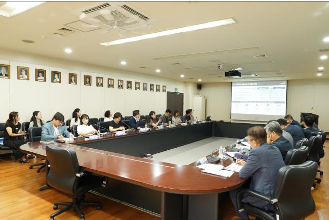 인천연구원은 최근 신설한 R&D혁신연구단의 첫 사업으로 ‘지역주도 R&D 역량 강화를 위한 관계기관 간담회’를 열고 있다. (사진 = 인천시청)
