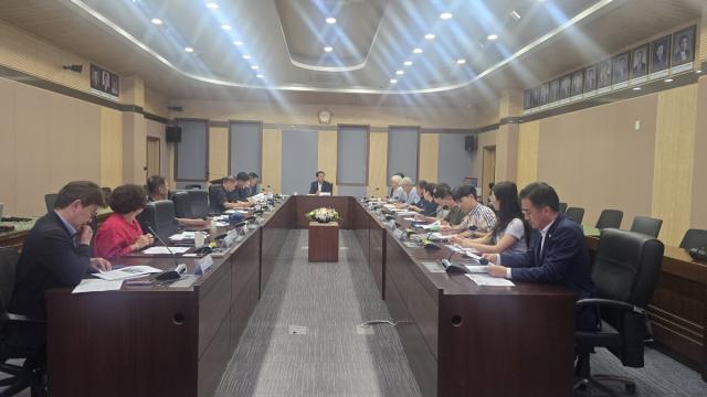 평택시의회와 평택시 집행부 관계부서가 개최한 오성·청북 레미콘공장 건립 반대 행정소송 간담회 모습. (사진 = 평택시의회)