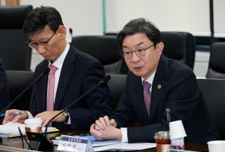 (NSP NEWS Image)이억원 금융위원장 “청년미래적금 심사 오류 2만4300명…할 말 없다”