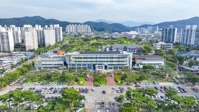 문경시는 2026년 1회 추경 예산안을 본예산 대비 650억 원(6.2%) 증가한 1조 1200억 원 규모로 편성하여 24일 의회에 제출했다. (사진 = 문경시)