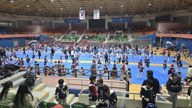 여수 진남실내체육관에서 2026 스토브리그 태권도대회가 치러졌다. (사진 = 여수시)