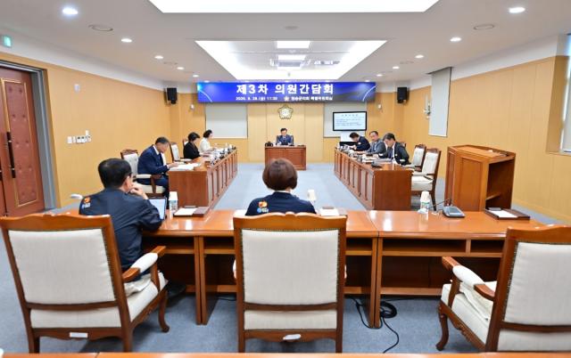 청송군의회는 지난 28일 제3차 본회의를 끝으로 11일간의 일정으로 진행된 제290회 정례회를 마무리했다. (사진 = 청송군의회)