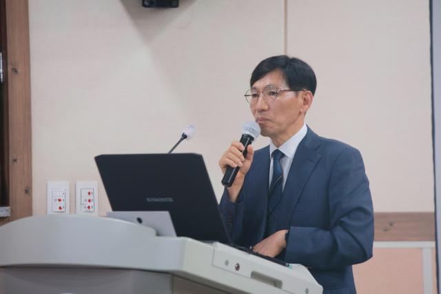 29일 원광디지털대 익산 본교 캠퍼스 세미나실에서 열린 워크숍에서 김윤철 총장이 개회사를 하고 있다. (사진 = 원광디지털대)