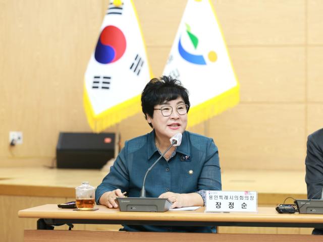 장정순 용인특례시의회 의장이 1일 전남광주통합특별시 장흥군 장흥군청 대회의실에서 열린 용인특례시-장흥군 자매결연 협약식에 참석했다. (사진 = 용인특례시의회)