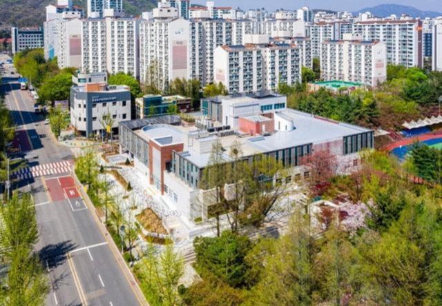 군포시 산본도서관 전경. (사진 = NSP통신 DB)