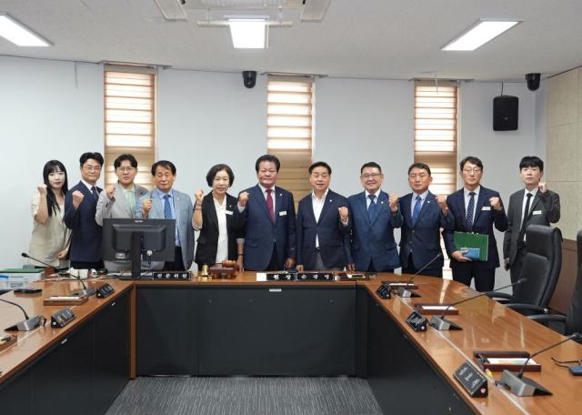 안동시의회 석포제련소·낙동강 상류 환경오염 대응 특별위원회 본격 출범, 손광영 위원장 등 7명 구성, 오염실태 점검부터 정화·생태복원, 국가대책 촉구까지 (사진 = 안동시의회)