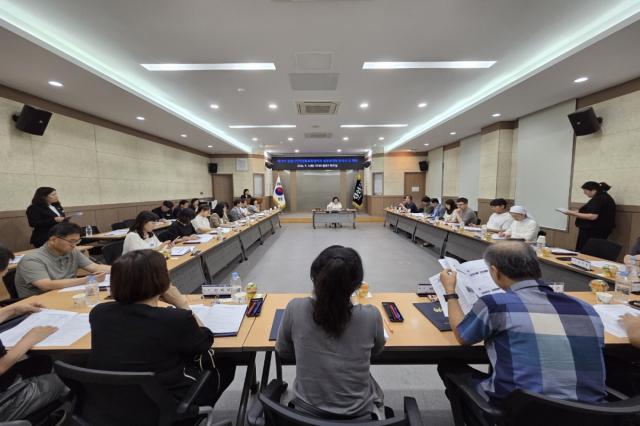 경산시지역사회보장협의체는 지난 1일 경산시청 별관1 회의실에서 제11기 실무협의체 위원 위촉식 및 회의를 개최했다. (사진 = 경산시)