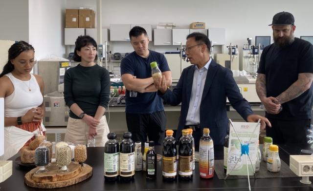 美 유명 셰프들과 우리맛 연구 성과 나눠 (사진 = 샘표 제공)