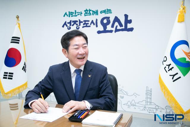 조용호 오산시장이 오산시 비전을 설명하고 있다. (사진 = 조현철 기자)