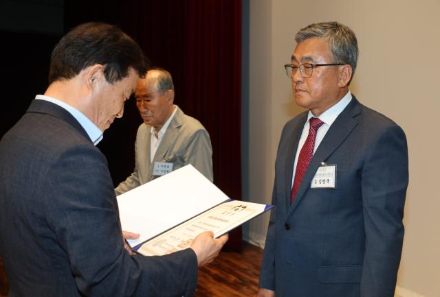 의성군종합자원봉사센터가 재난·재해 현장에서 적극적인 자원봉사활동을 펼친 공로를 인정받아 ‘2026년 국가재난관리 유공 정부포상’에서 대통령 표창을 수상했다. (사진 = 의성군)