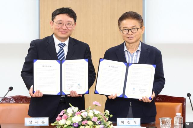 경상북도는 3일 경북도청에서 틱톡코리아와 ‘디지털 콘텐츠 및 인공지능(AI) 산업 활성화를 위한 업무협약(MOU)’을 체결했다. (사진 = 경상북도)