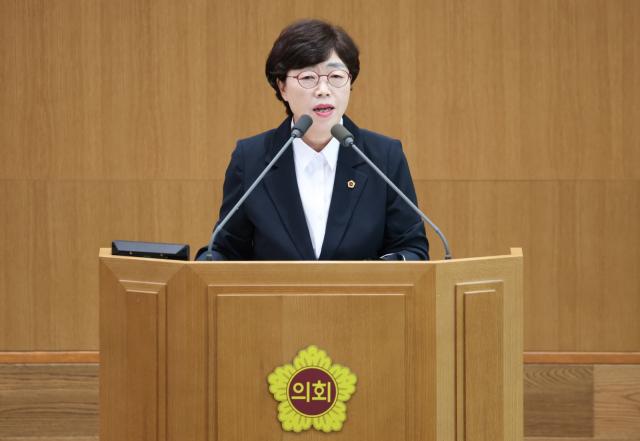 박옥분 경기도의원이 3일 제393회 임시회 제3차 본회의에서 도정질문을 하고 있다. (사진 = 경기도의회)