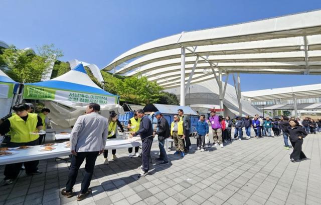 지난 4월 실시한 수산물 판촉 행사 (사진 = 여수시)
