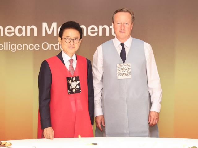 이철우 경상북도지사는 8일 서울 신라호텔에서 데이비드 캐머런(David Cameron) 전 영국 총리와 대담을 가졌다. (사진 = 경상북도)